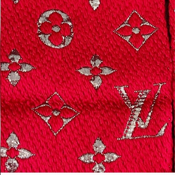 Authentic Louis Vuitton Wool Scarf - Picture 3 of 11